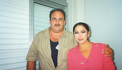 [ ISABEL JUNTO A NUESTRO WEBMASTER ]